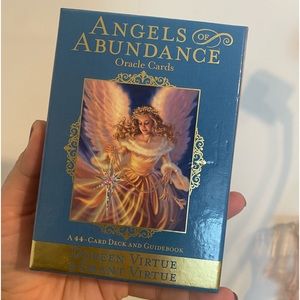 Angels of Abundance Oracle Cards: A 44-card Deck and Guidebook Doreen Virtue